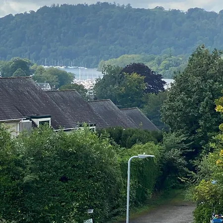 Bowness Bay View 아파트